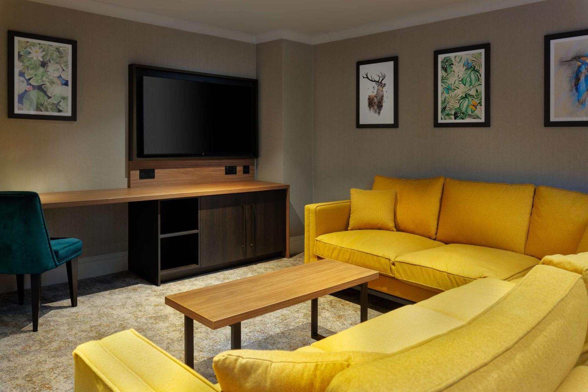 Hotel Doubletree By Hilton Belfast Templepatrick Esterno foto