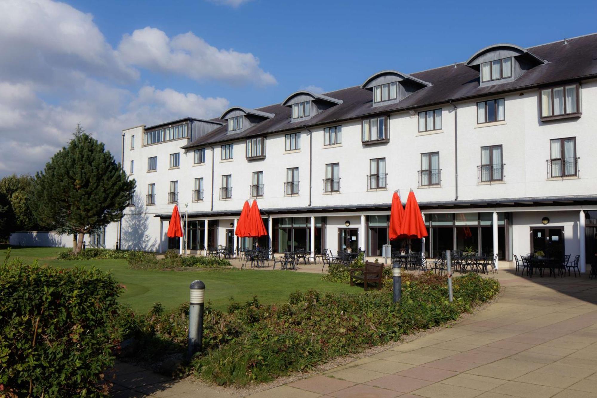 Hotel Doubletree By Hilton Belfast Templepatrick Esterno foto